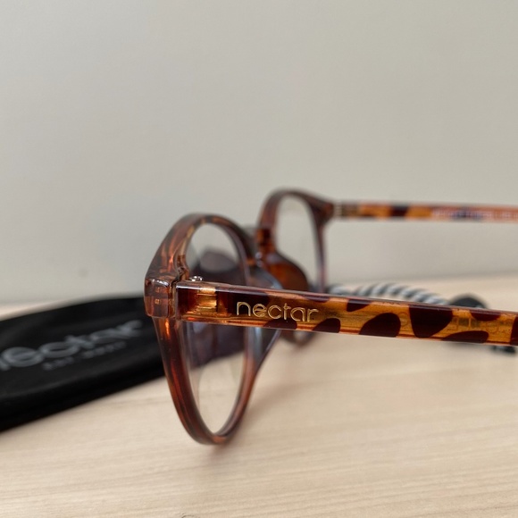 Nectar Blue Light Blocking Glasses - Brown Tortoise - Picture 6 of 8